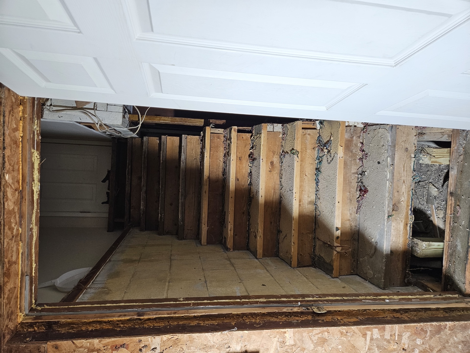 Worn staircase before refinishing